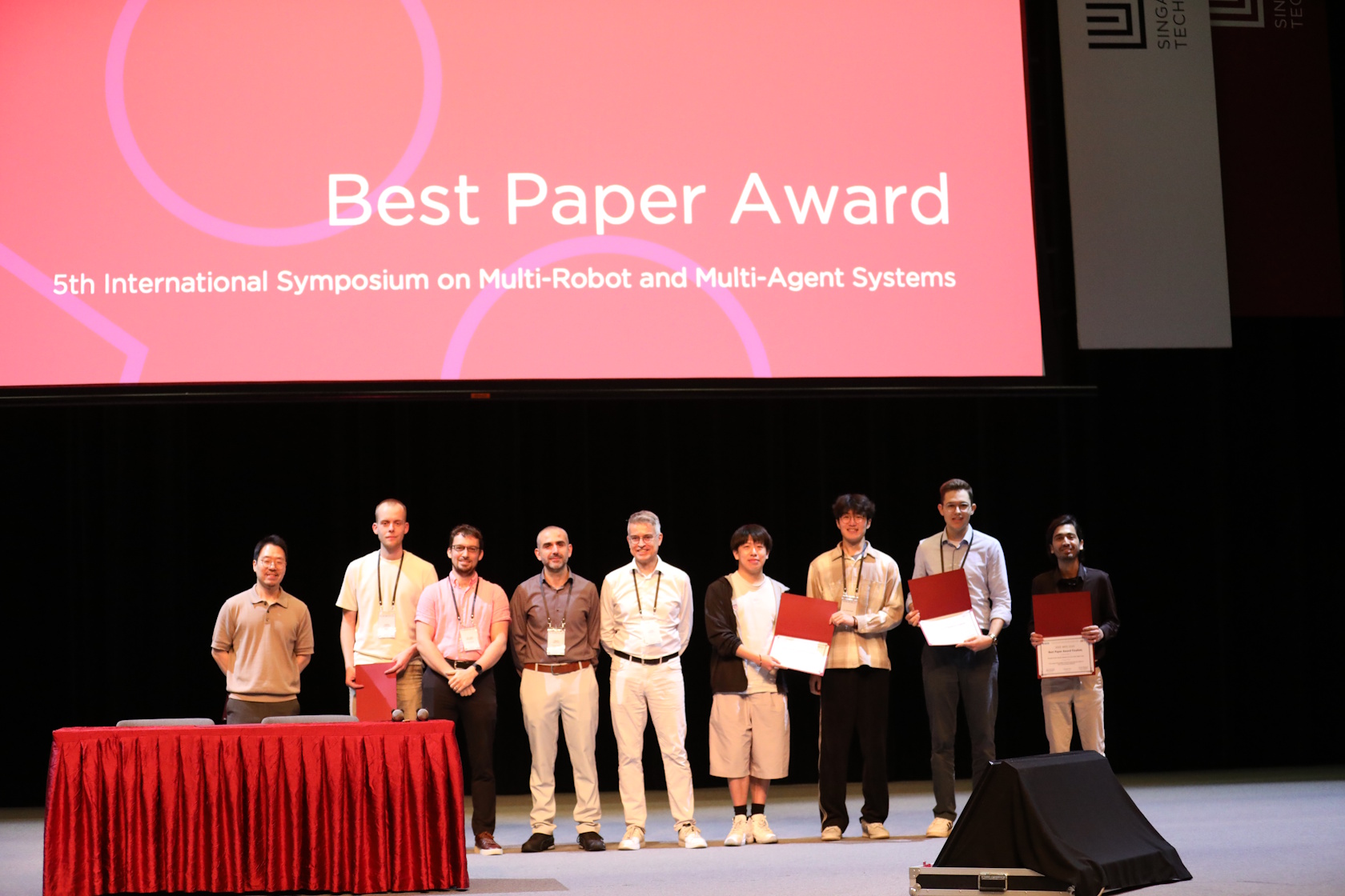 Our paper was one of the finalists for the best paper award at MRS 2025.